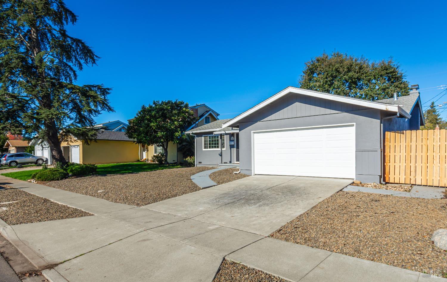 Detail Gallery Image 2 of 48 For 1842 Trower Ave, Napa,  CA 94558 - 3 Beds | 2 Baths