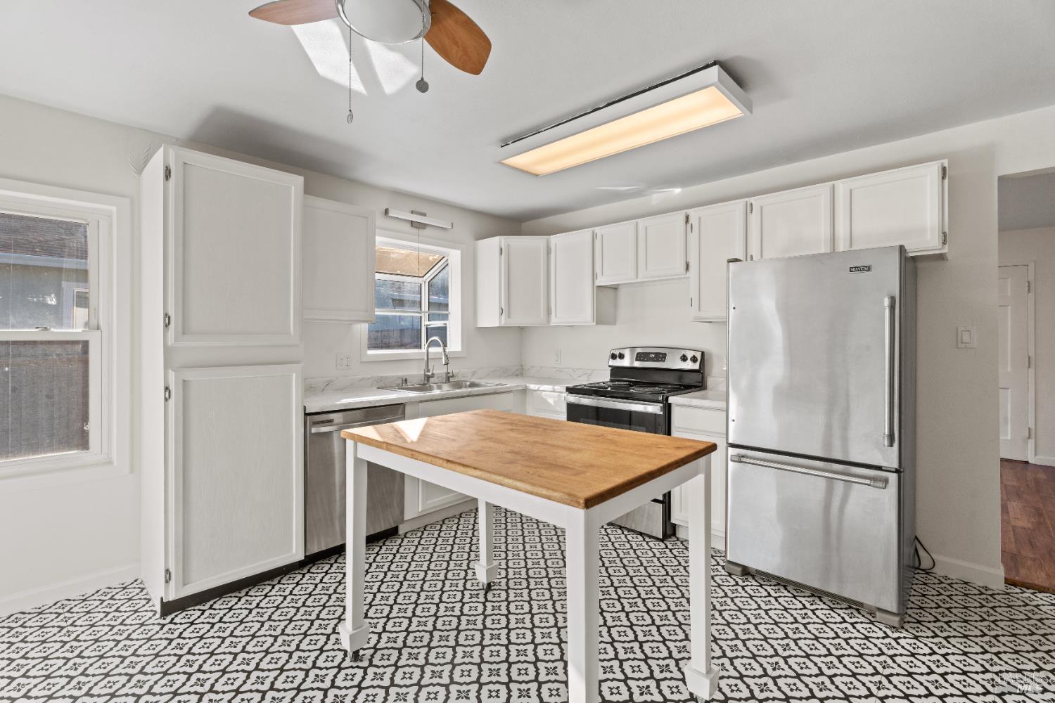 Detail Gallery Image 12 of 28 For 6 Lorraine St, Ukiah,  CA 95482 - 2 Beds | 1 Baths