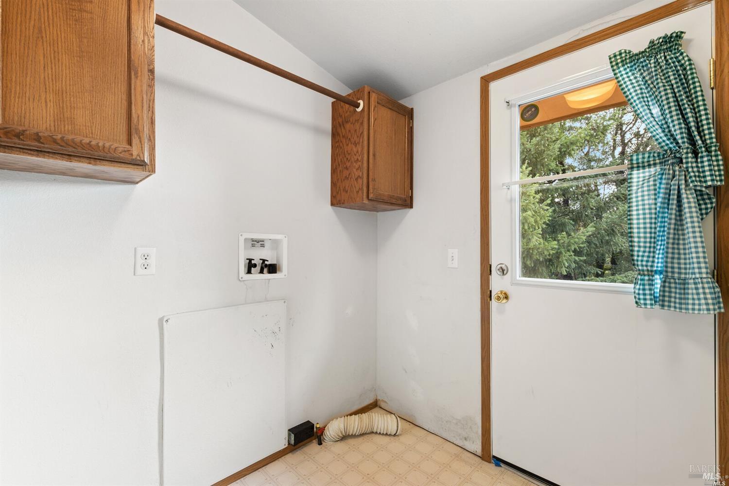 Detail Gallery Image 17 of 30 For 1500 Deer Trail Dr, Laytonville,  CA 95454 - 2 Beds | 2 Baths