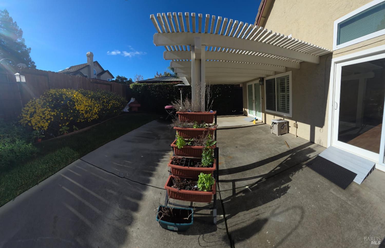 Detail Gallery Image 15 of 41 For 462 Eagle Ln, Vacaville,  CA 95687 - 3 Beds | 2 Baths