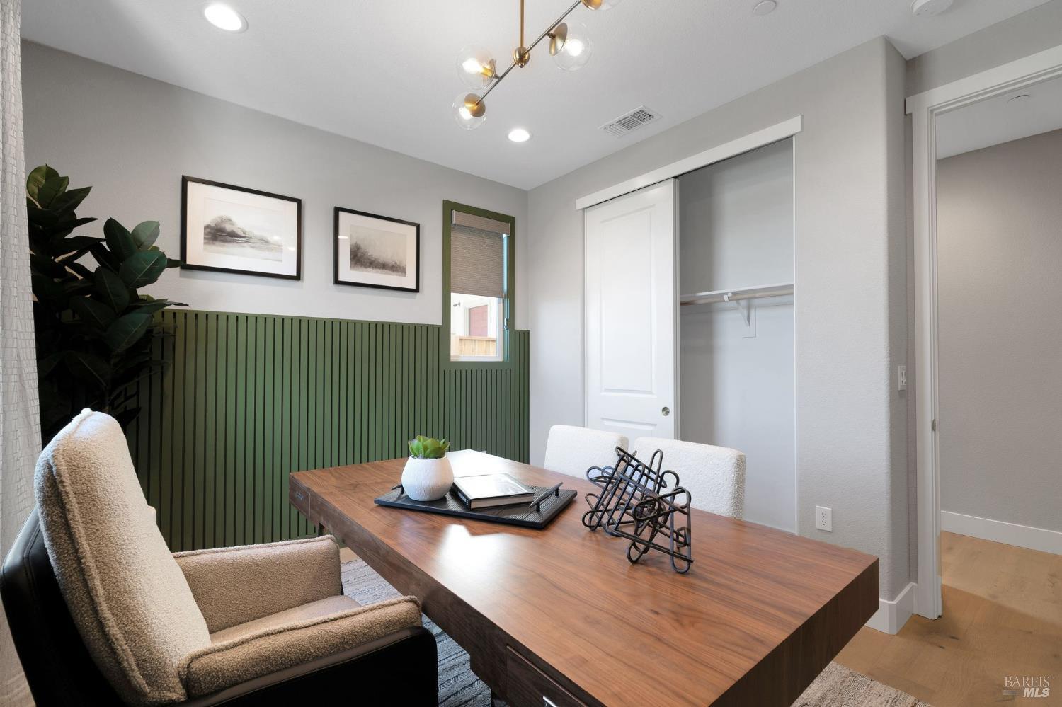 Detail Gallery Image 16 of 39 For 521 Eagle Cir, Oakley,  CA 94561 - 4 Beds | 3 Baths