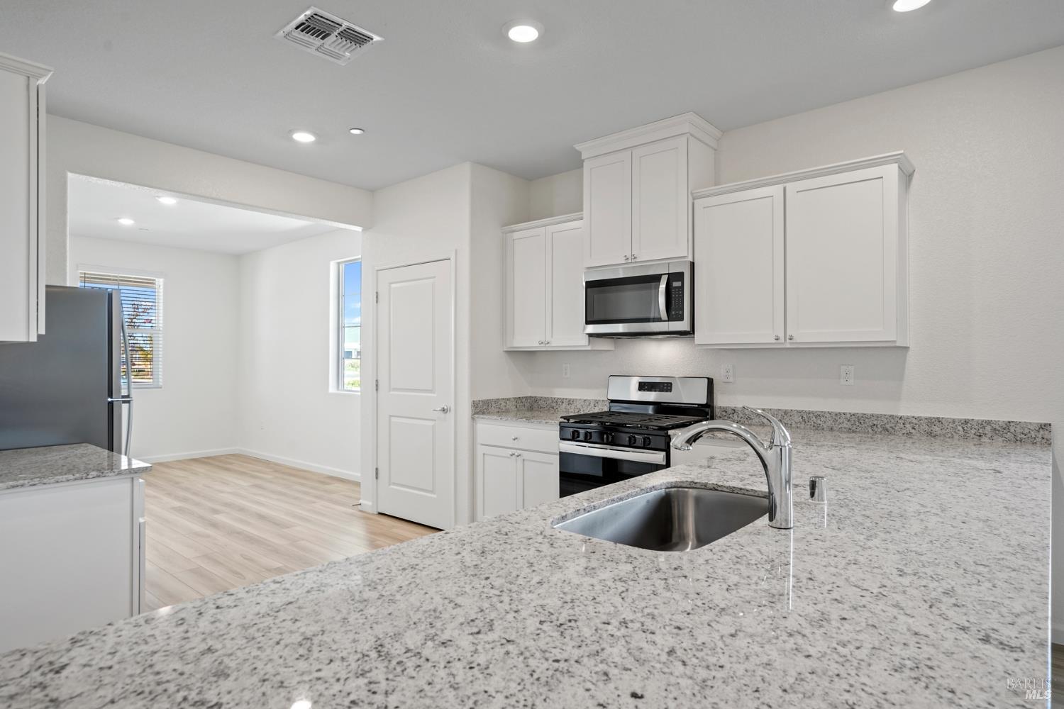 Detail Gallery Image 9 of 25 For 2230 Front Porch Ln, Rio Vista,  CA 94571 - 3 Beds | 2 Baths