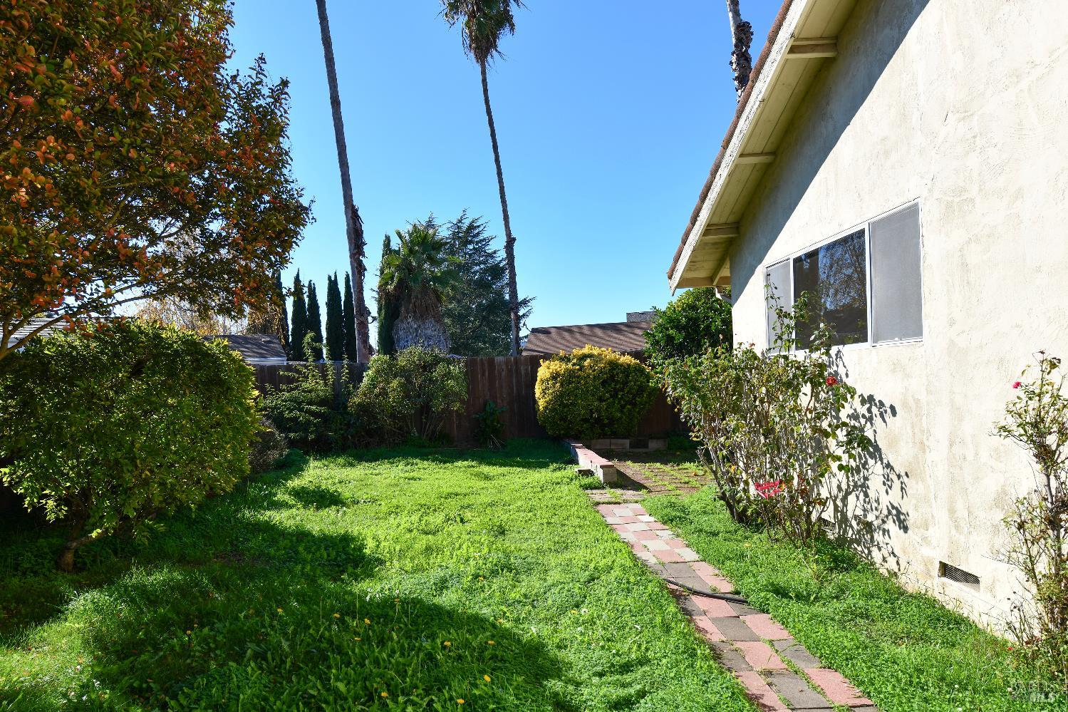 Detail Gallery Image 29 of 33 For 1803 Monarch Dr, Napa,  CA 94558 - 4 Beds | 2 Baths