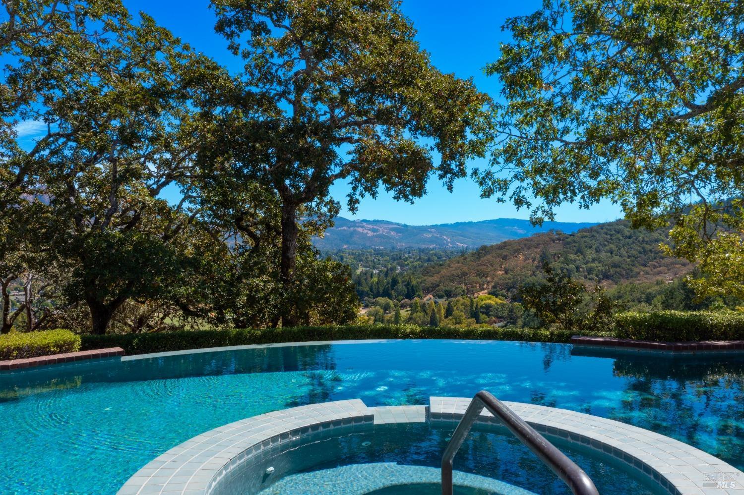 Detail Gallery Image 36 of 62 For 775 White Oak Dr, Santa Rosa,  CA 95409 - 5 Beds | 5/3 Baths