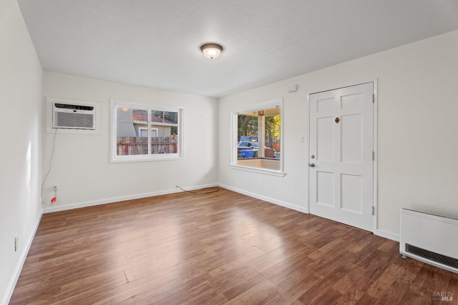 Detail Gallery Image 5 of 28 For 6 Lorraine St, Ukiah,  CA 95482 - 2 Beds | 1 Baths