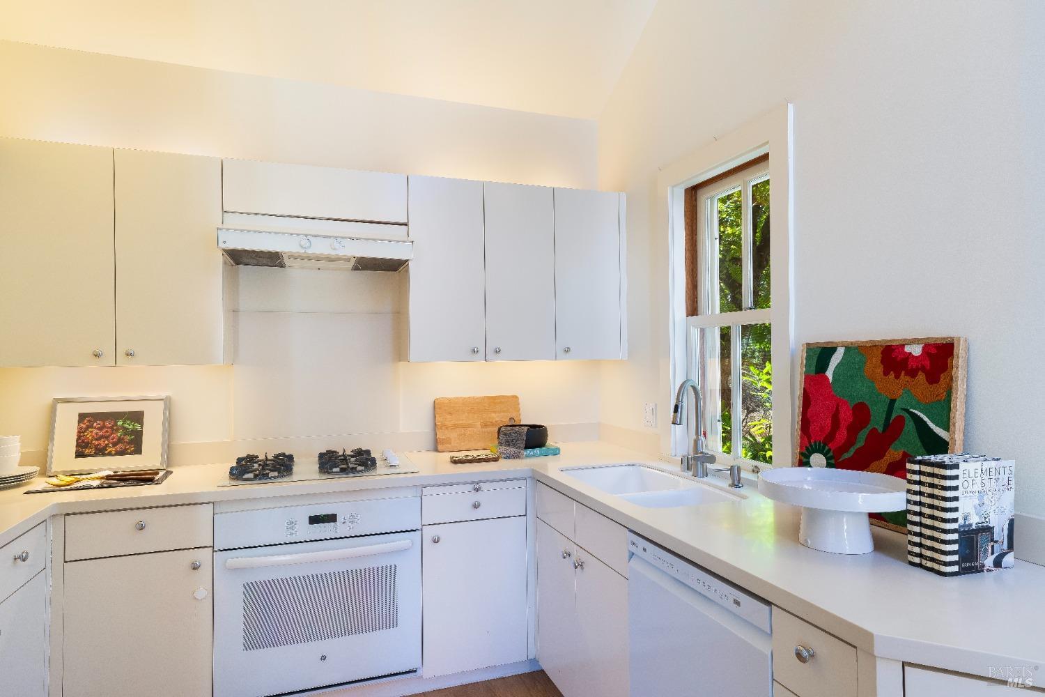 Detail Gallery Image 48 of 62 For 775 White Oak Dr, Santa Rosa,  CA 95409 - 5 Beds | 5/3 Baths