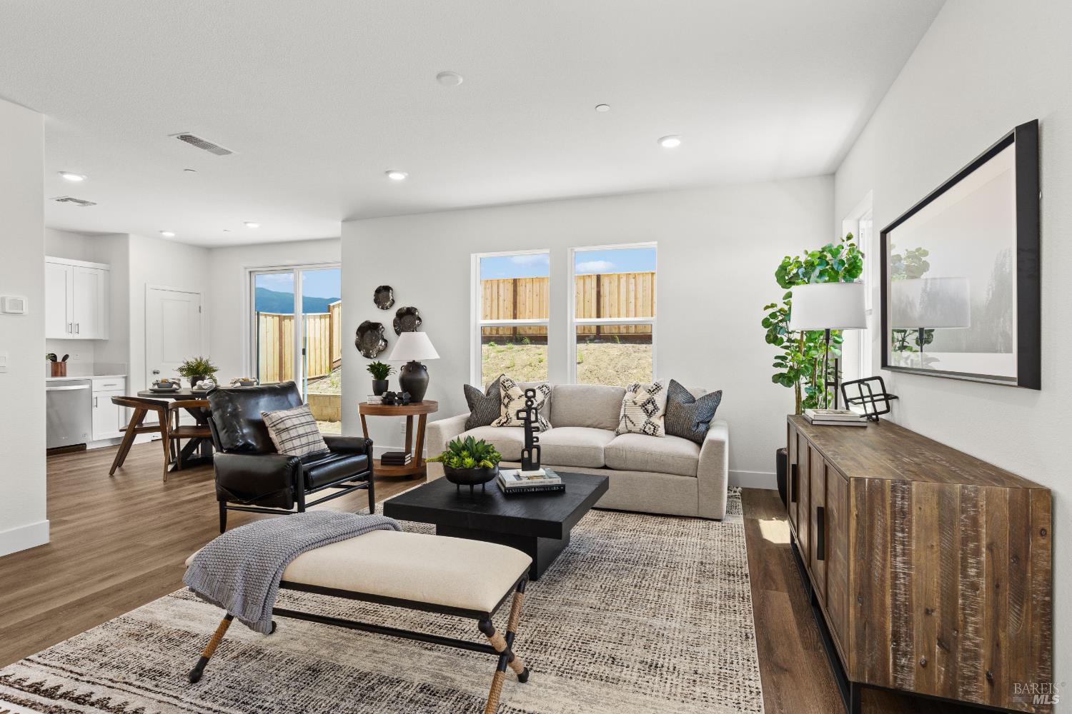 Detail Gallery Image 2 of 10 For 21 Capri Ct, American Canyon,  CA 94503 - 4 Beds | 3 Baths