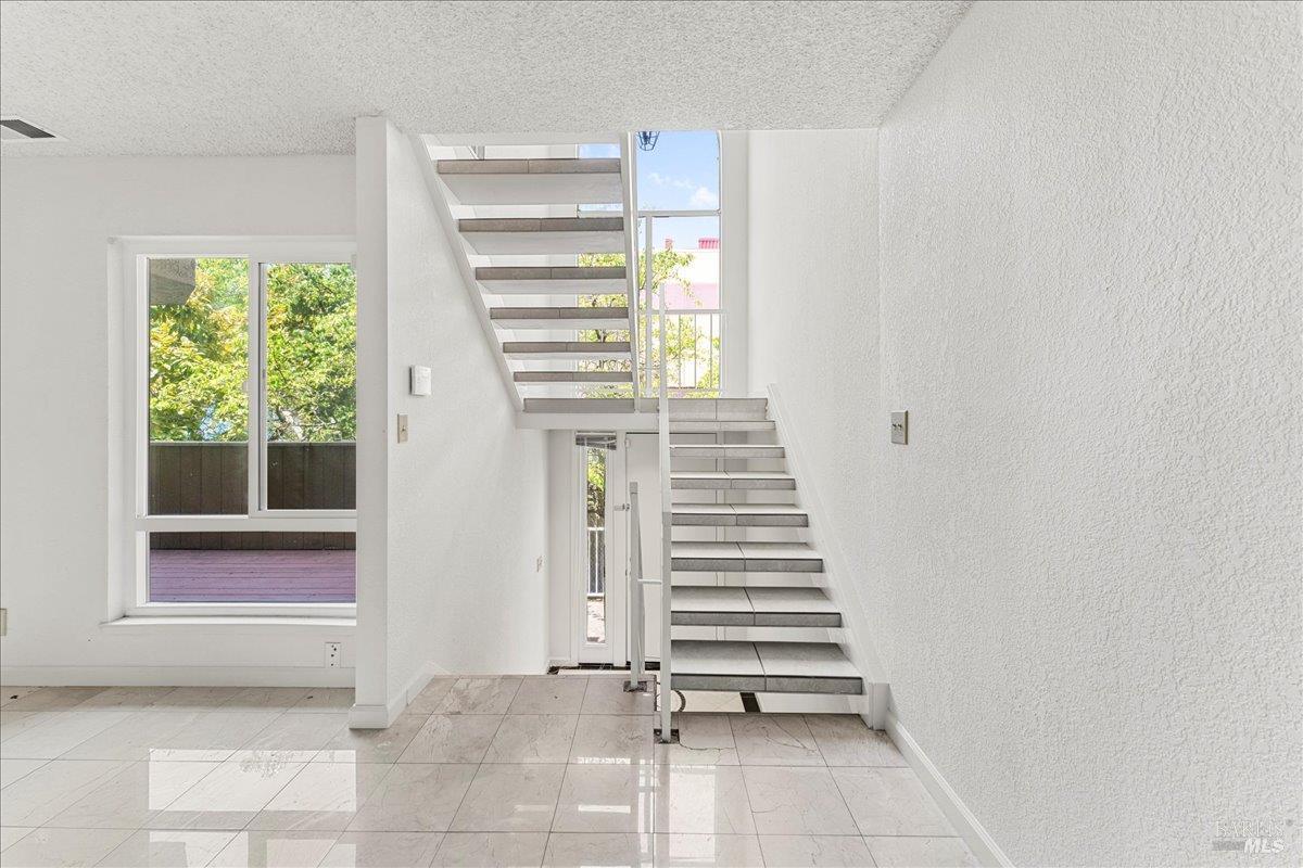 Detail Gallery Image 17 of 36 For 2121 Vale Rd #31,  San Pablo,  CA 94806 - 3 Beds | 3 Baths