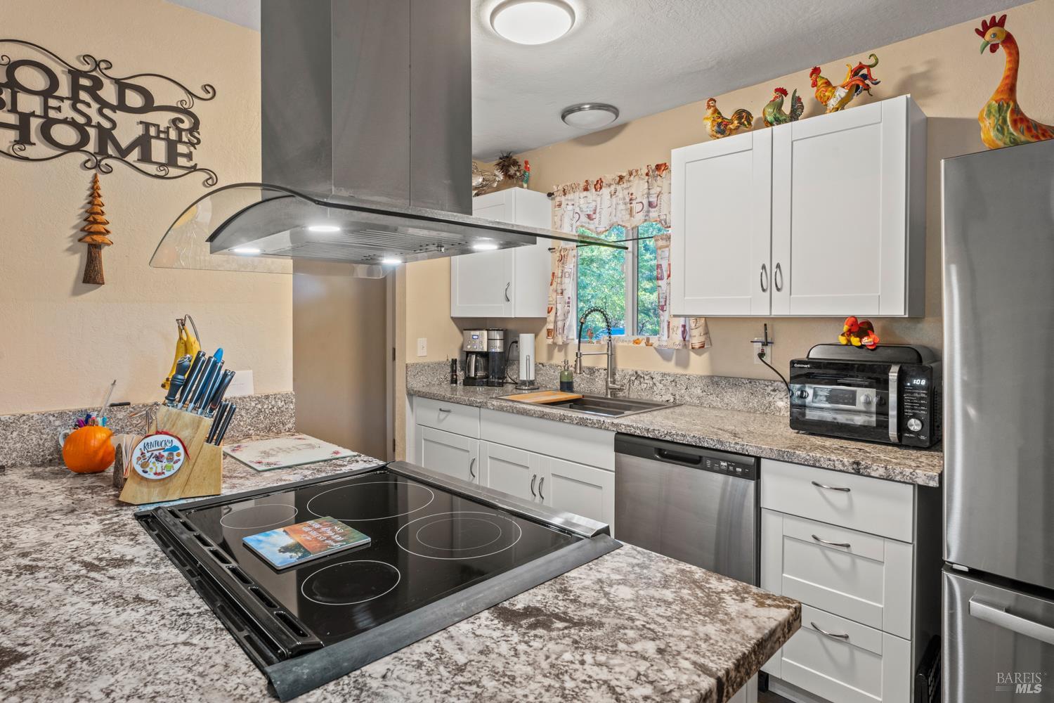Detail Gallery Image 6 of 16 For 26861 Oriole Dr, Willits,  CA 95490 - 3 Beds | 2 Baths