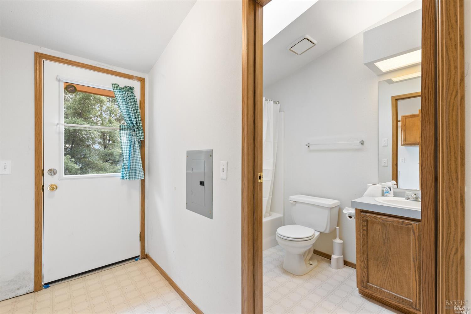 Detail Gallery Image 16 of 30 For 1500 Deer Trail Dr, Laytonville,  CA 95454 - 2 Beds | 2 Baths