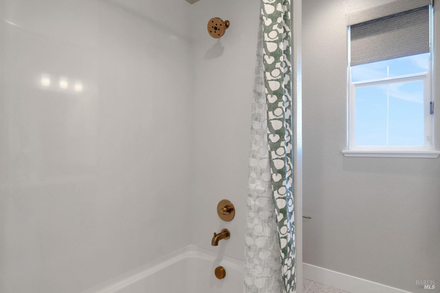 Detail Gallery Image 37 of 39 For 521 Eagle Cir, Oakley,  CA 94561 - 4 Beds | 3 Baths