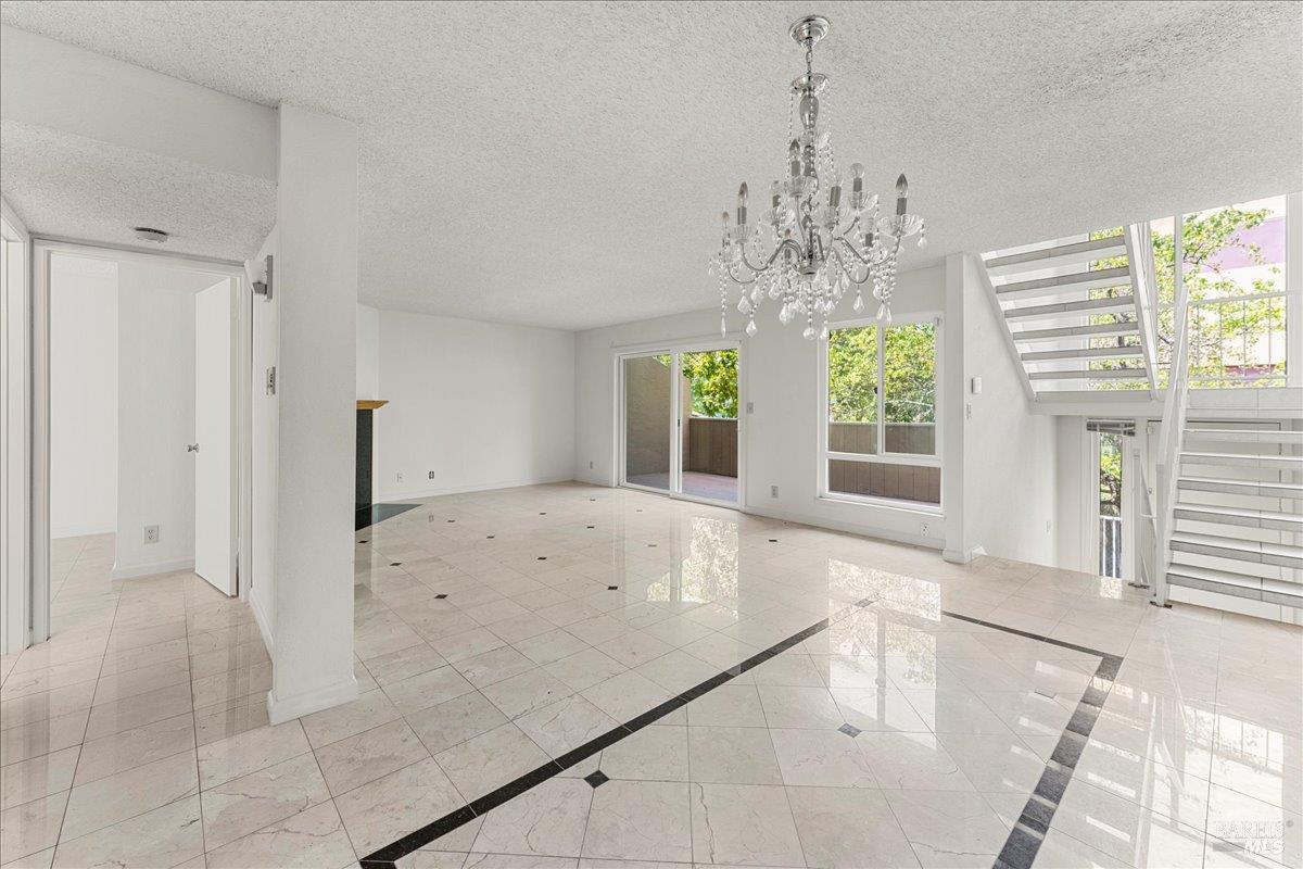 Detail Gallery Image 8 of 36 For 2121 Vale Rd #31,  San Pablo,  CA 94806 - 3 Beds | 3 Baths