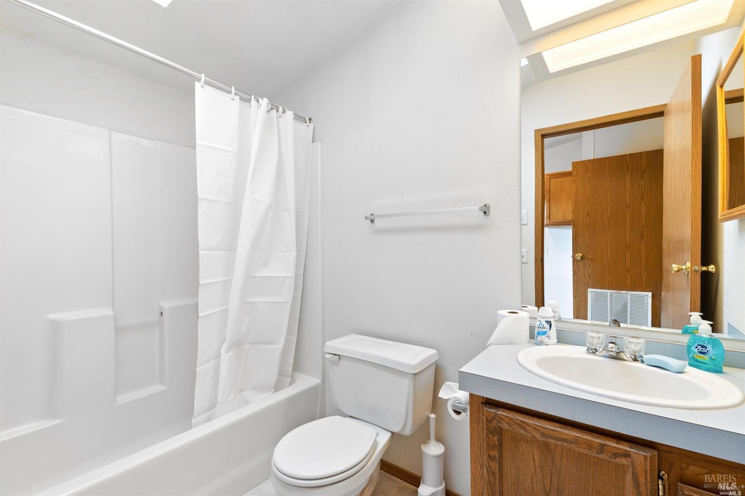 Detail Gallery Image 15 of 30 For 1500 Deer Trail Dr, Laytonville,  CA 95454 - 2 Beds | 2 Baths