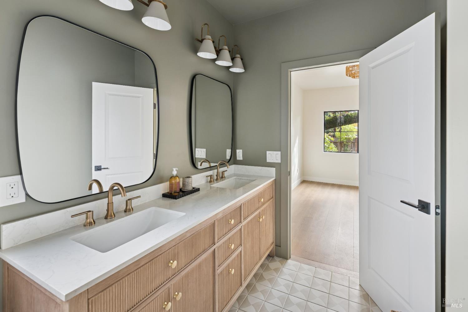 Detail Gallery Image 18 of 22 For 735 Hunt Ave, Saint Helena,  CA 94574 - 3 Beds | 2 Baths
