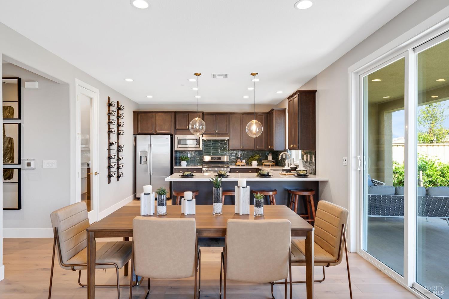 Detail Gallery Image 12 of 39 For 521 Eagle Cir, Oakley,  CA 94561 - 4 Beds | 3 Baths