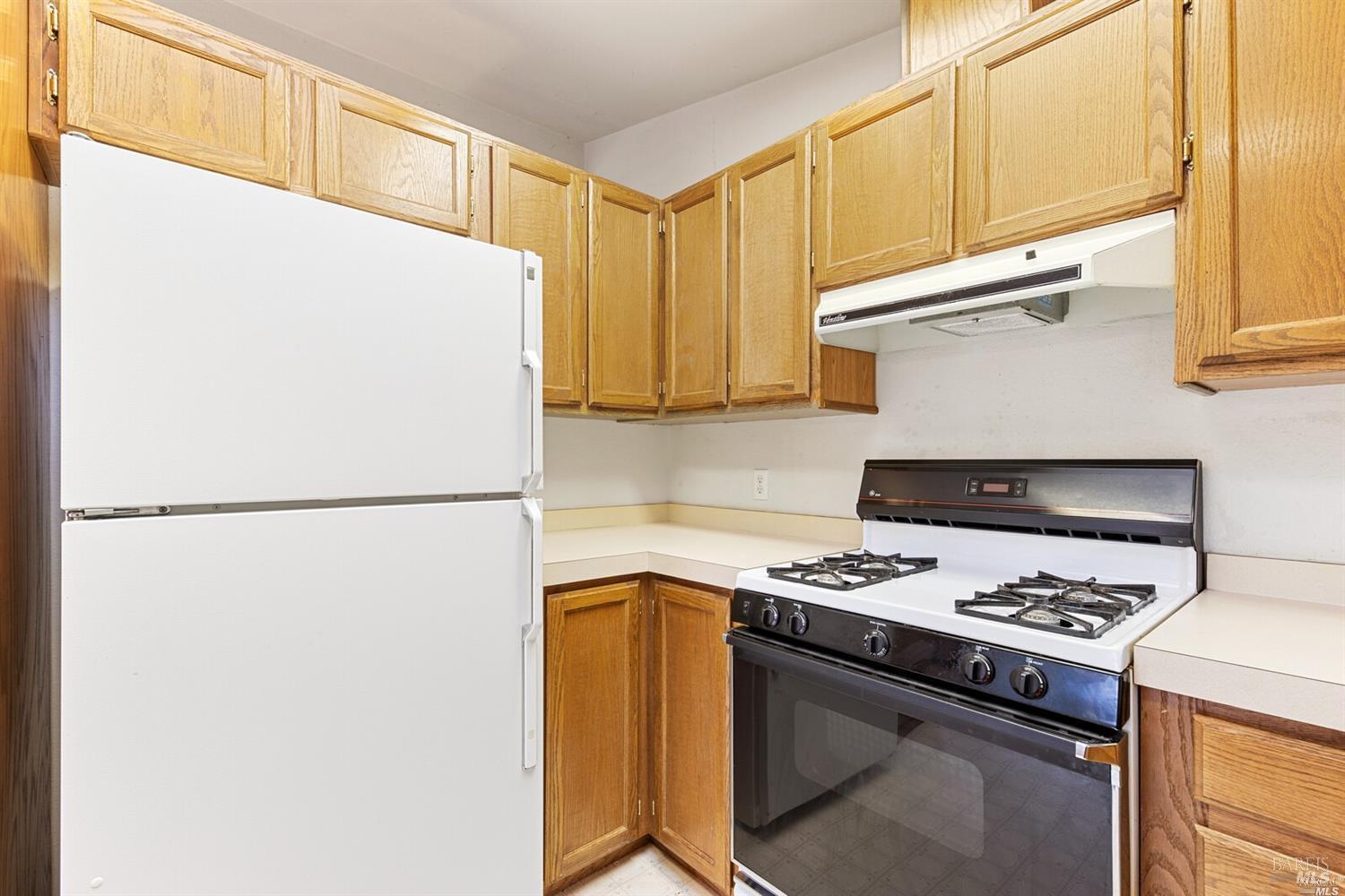 Detail Gallery Image 9 of 30 For 1500 Deer Trail Dr, Laytonville,  CA 95454 - 2 Beds | 2 Baths