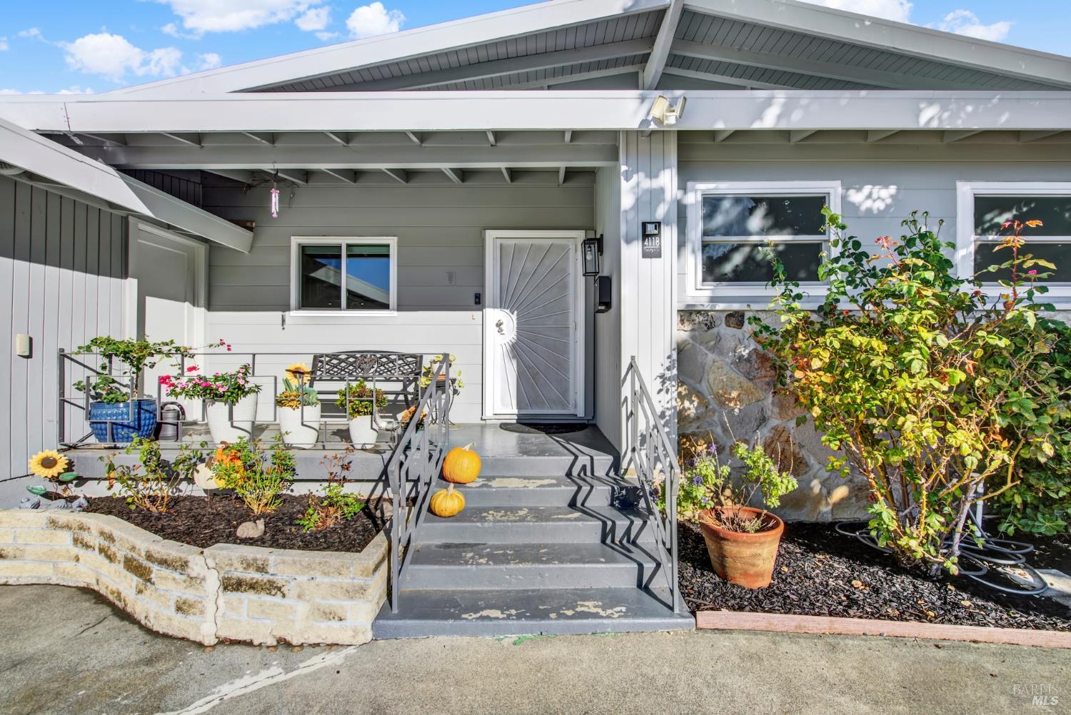 Detail Gallery Image 4 of 56 For 4118 Georgia St, Vallejo,  CA 94591 - 3 Beds | 2 Baths