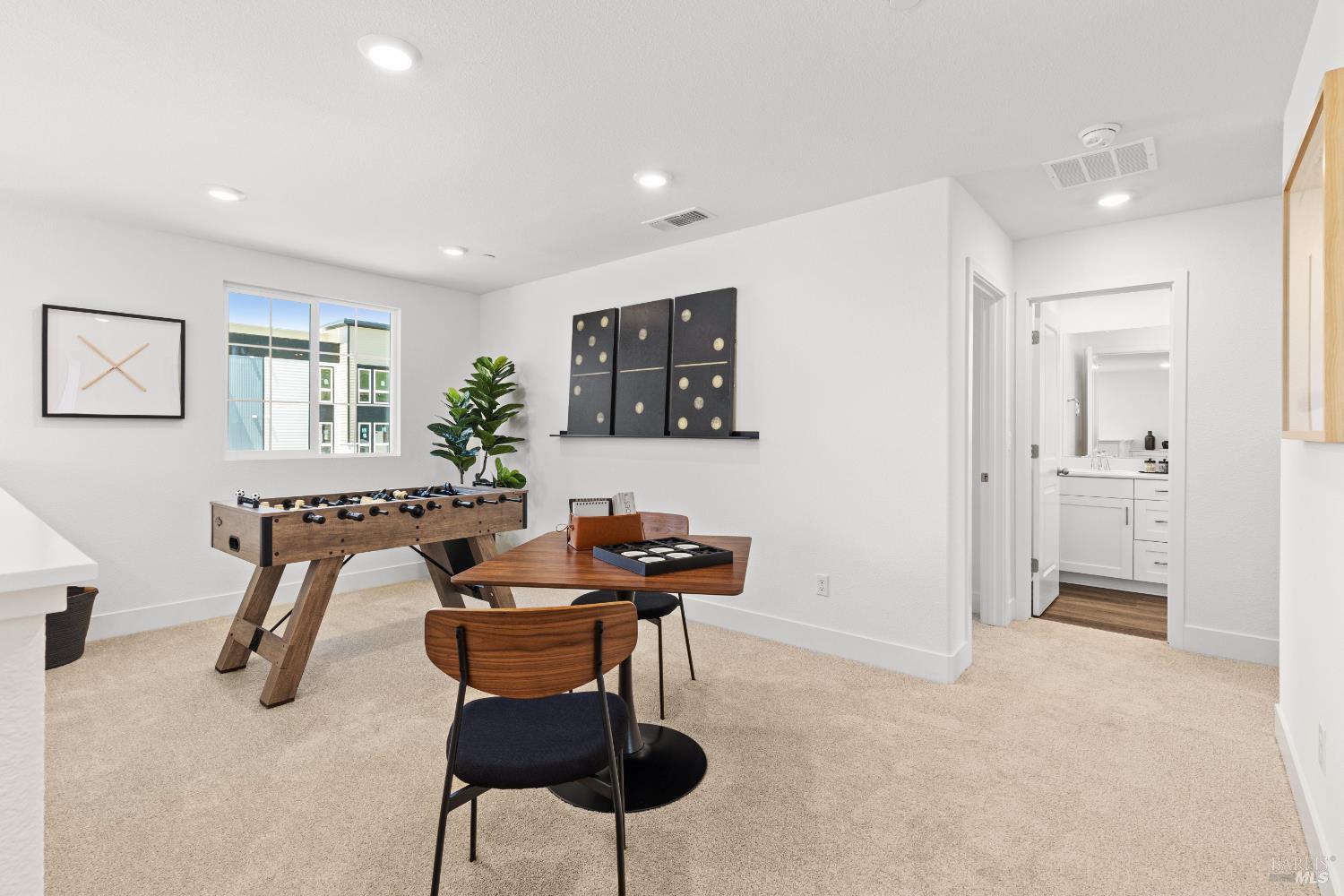 Detail Gallery Image 4 of 10 For 21 Capri Ct, American Canyon,  CA 94503 - 4 Beds | 3 Baths