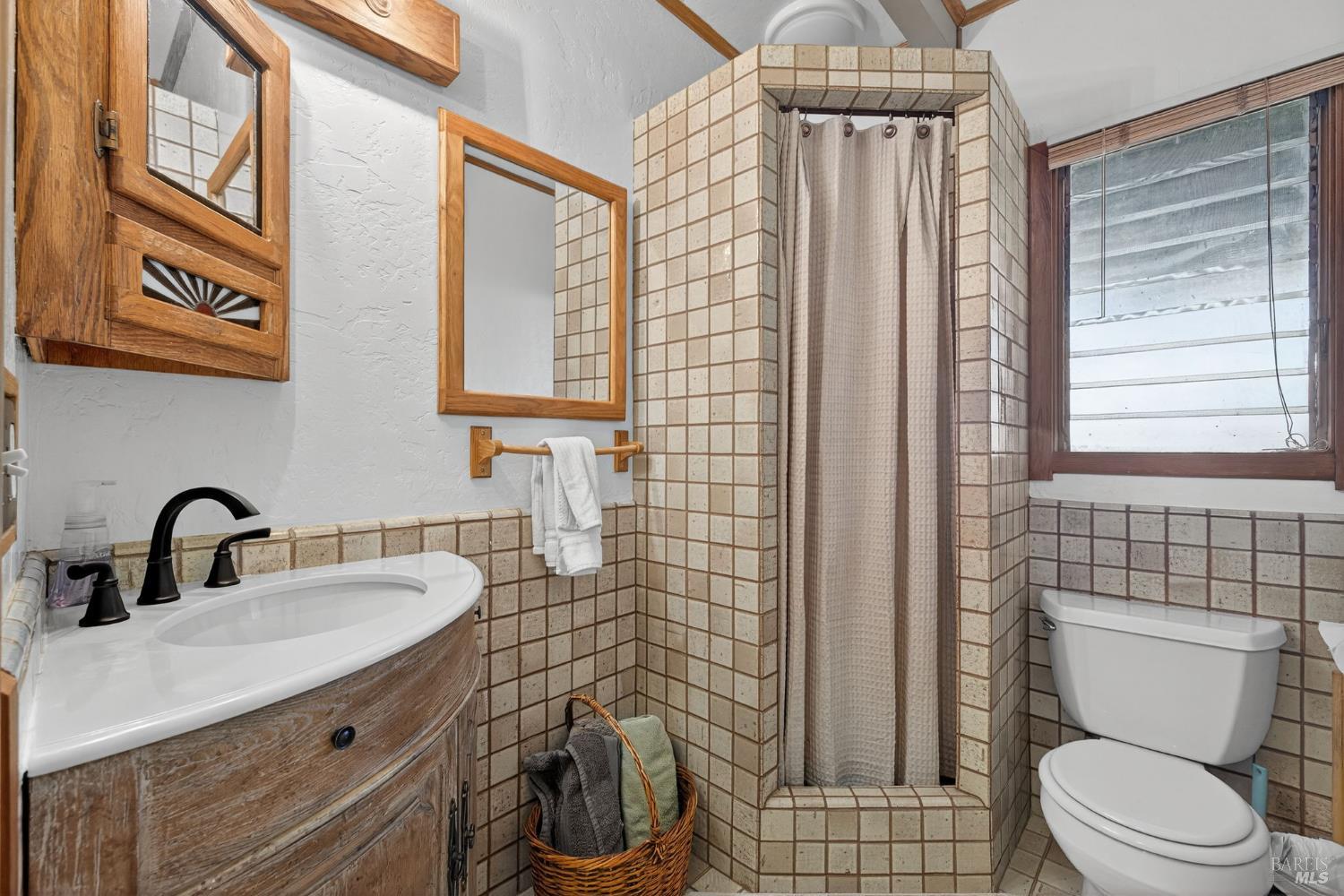 Detail Gallery Image 31 of 56 For 30 Manzanita Ave, Novato,  CA 94945 - 3 Beds | 2 Baths