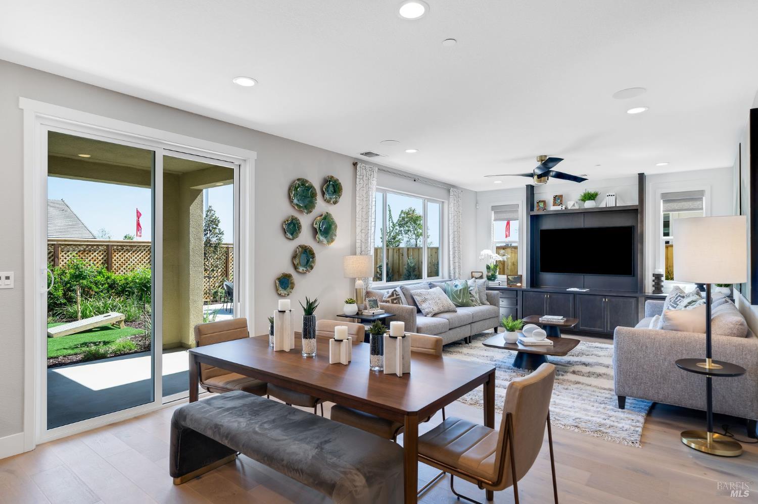 Detail Gallery Image 6 of 39 For 521 Eagle Cir, Oakley,  CA 94561 - 4 Beds | 3 Baths