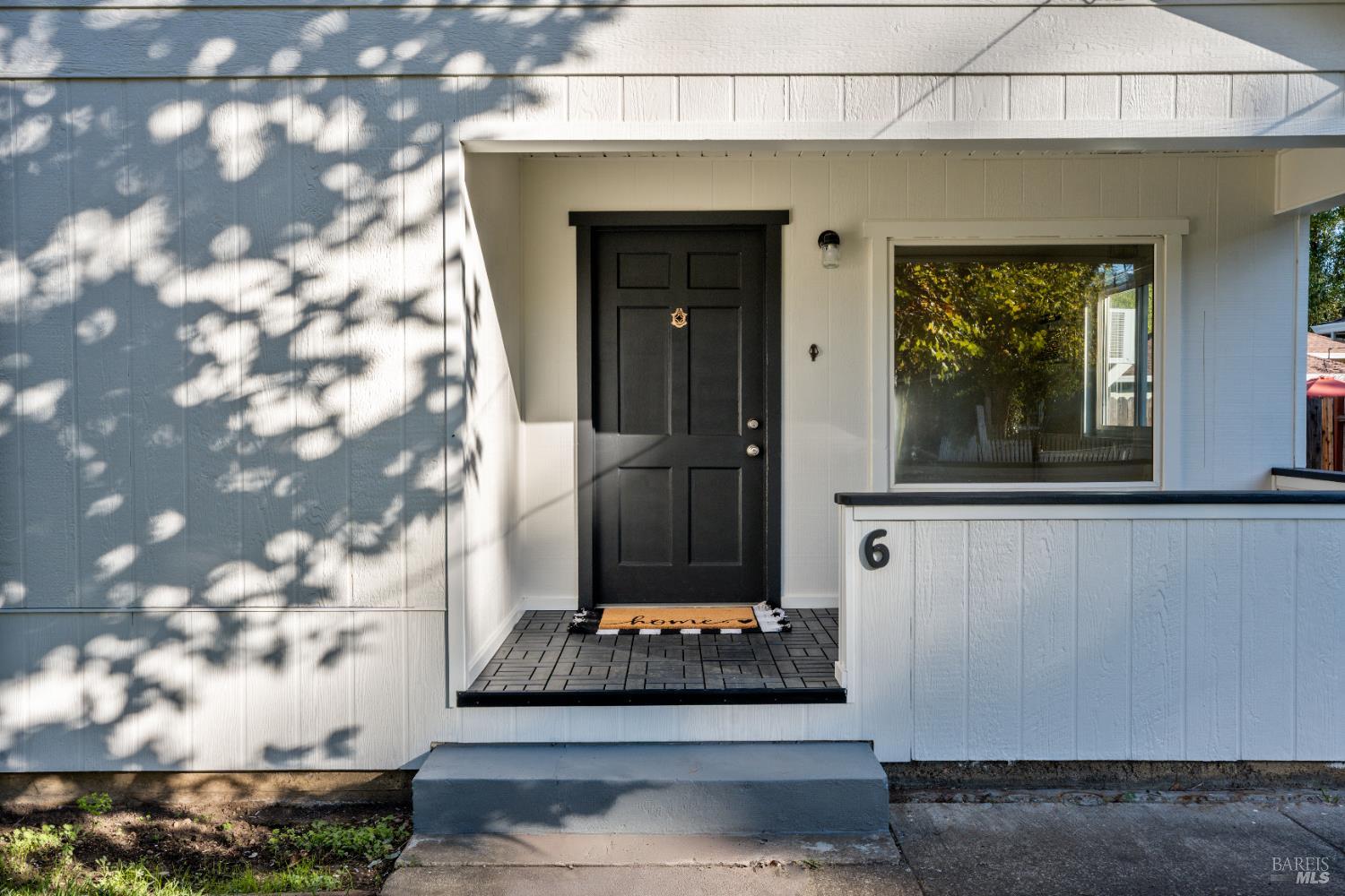 Detail Gallery Image 4 of 28 For 6 Lorraine St, Ukiah,  CA 95482 - 2 Beds | 1 Baths