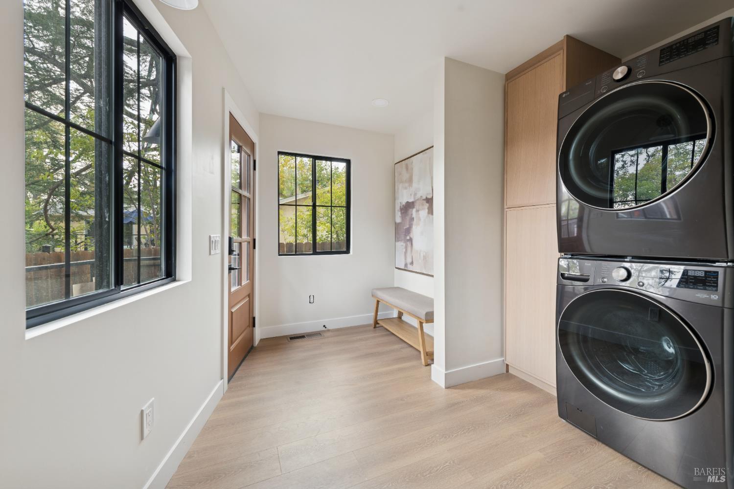 Detail Gallery Image 11 of 22 For 735 Hunt Ave, Saint Helena,  CA 94574 - 3 Beds | 2 Baths