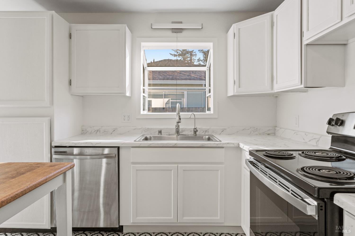 Detail Gallery Image 10 of 28 For 6 Lorraine St, Ukiah,  CA 95482 - 2 Beds | 1 Baths