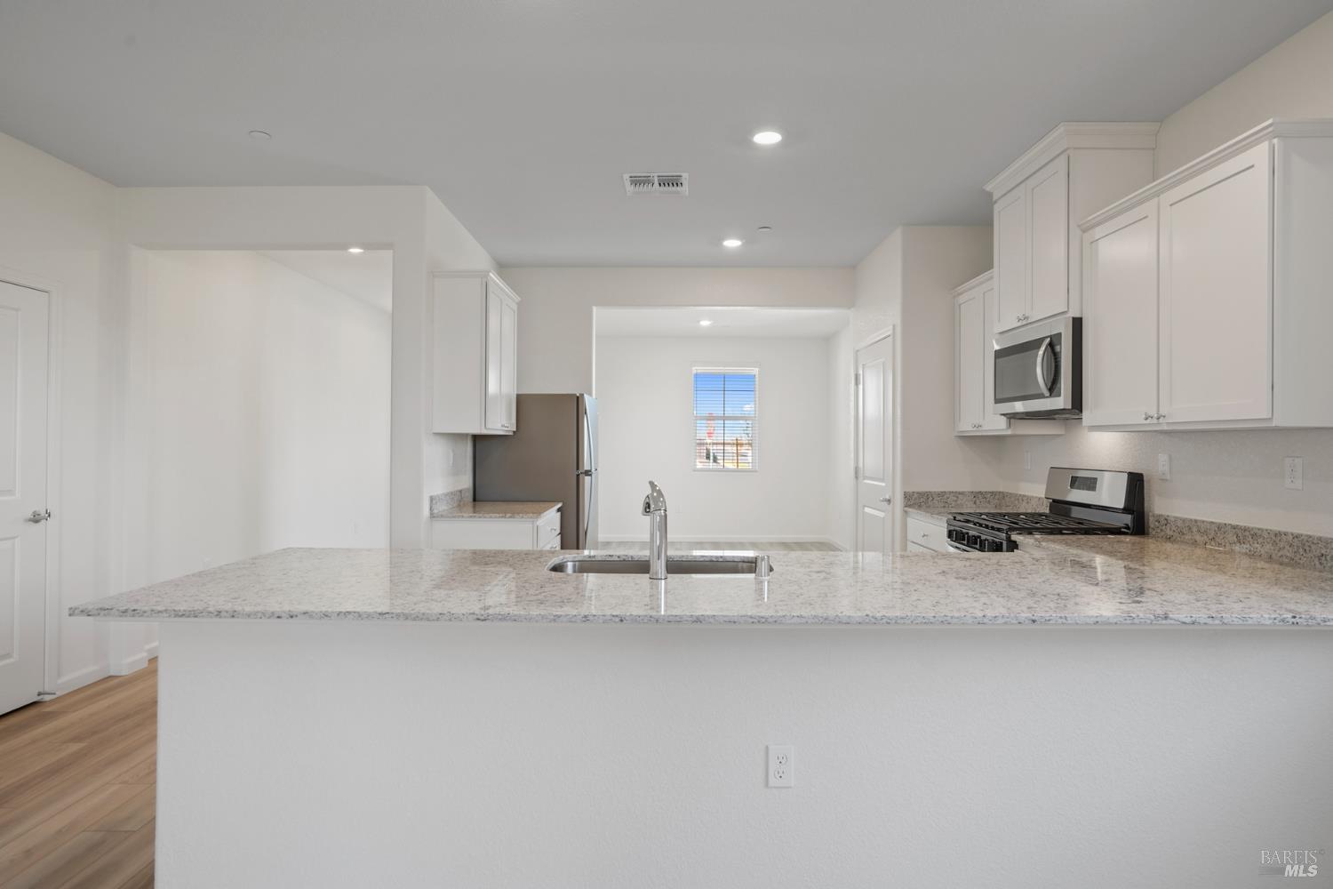 Detail Gallery Image 8 of 25 For 2230 Front Porch Ln, Rio Vista,  CA 94571 - 3 Beds | 2 Baths