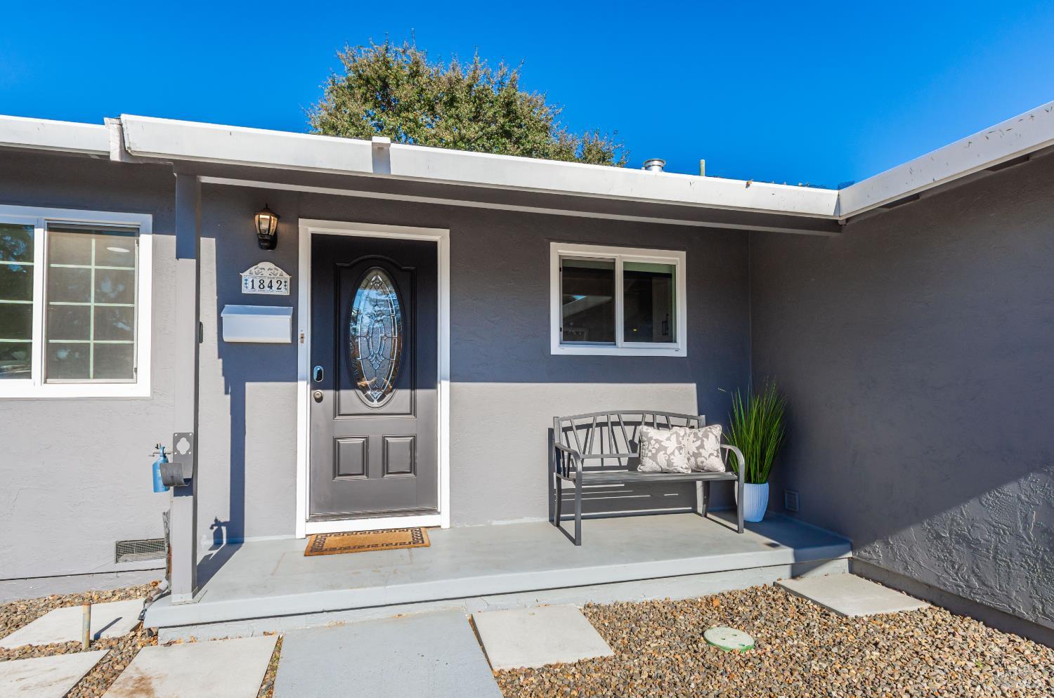 Detail Gallery Image 4 of 48 For 1842 Trower Ave, Napa,  CA 94558 - 3 Beds | 2 Baths