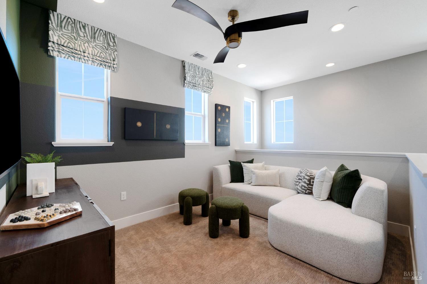 Detail Gallery Image 20 of 39 For 521 Eagle Cir, Oakley,  CA 94561 - 4 Beds | 3 Baths