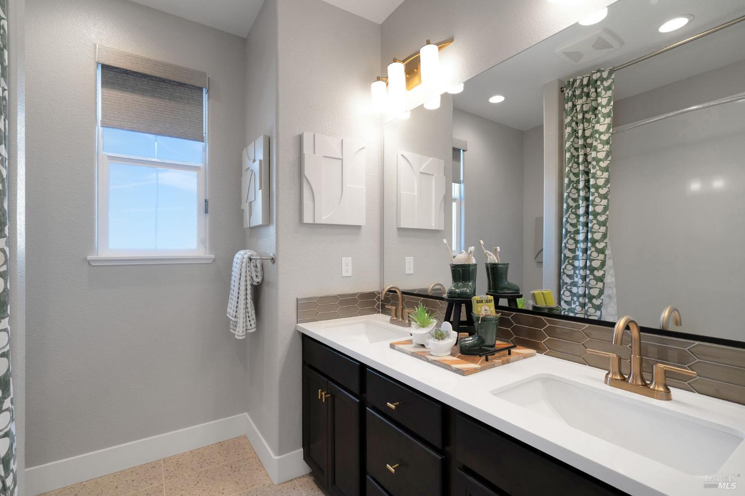 Detail Gallery Image 36 of 39 For 521 Eagle Cir, Oakley,  CA 94561 - 4 Beds | 3 Baths