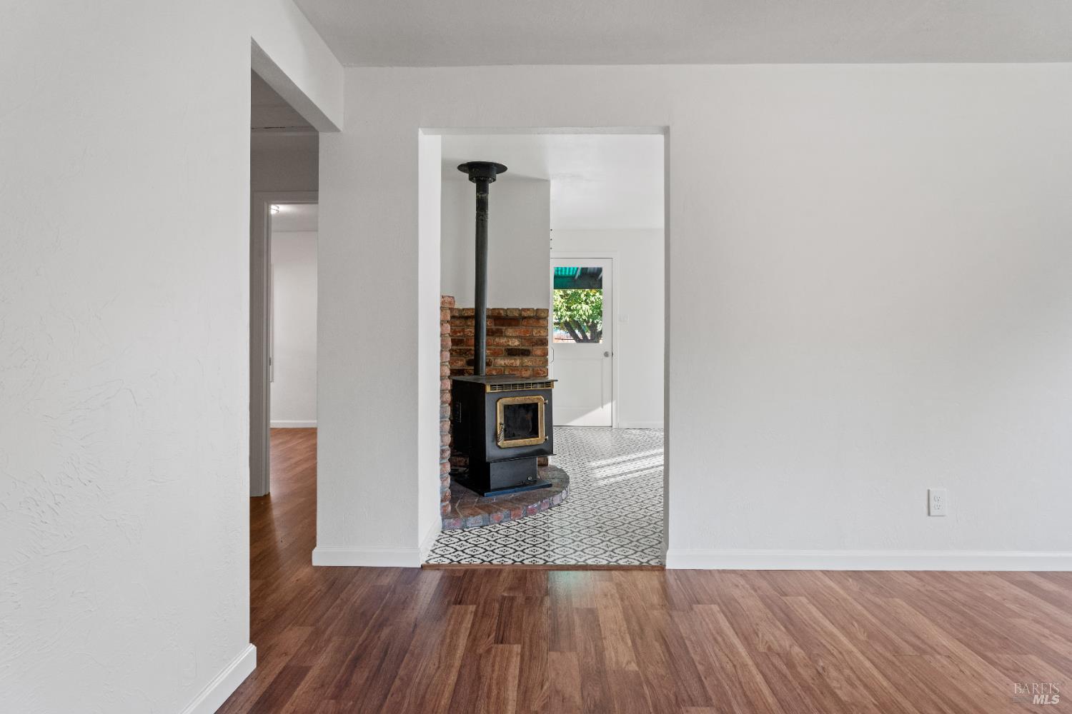 Detail Gallery Image 9 of 28 For 6 Lorraine St, Ukiah,  CA 95482 - 2 Beds | 1 Baths