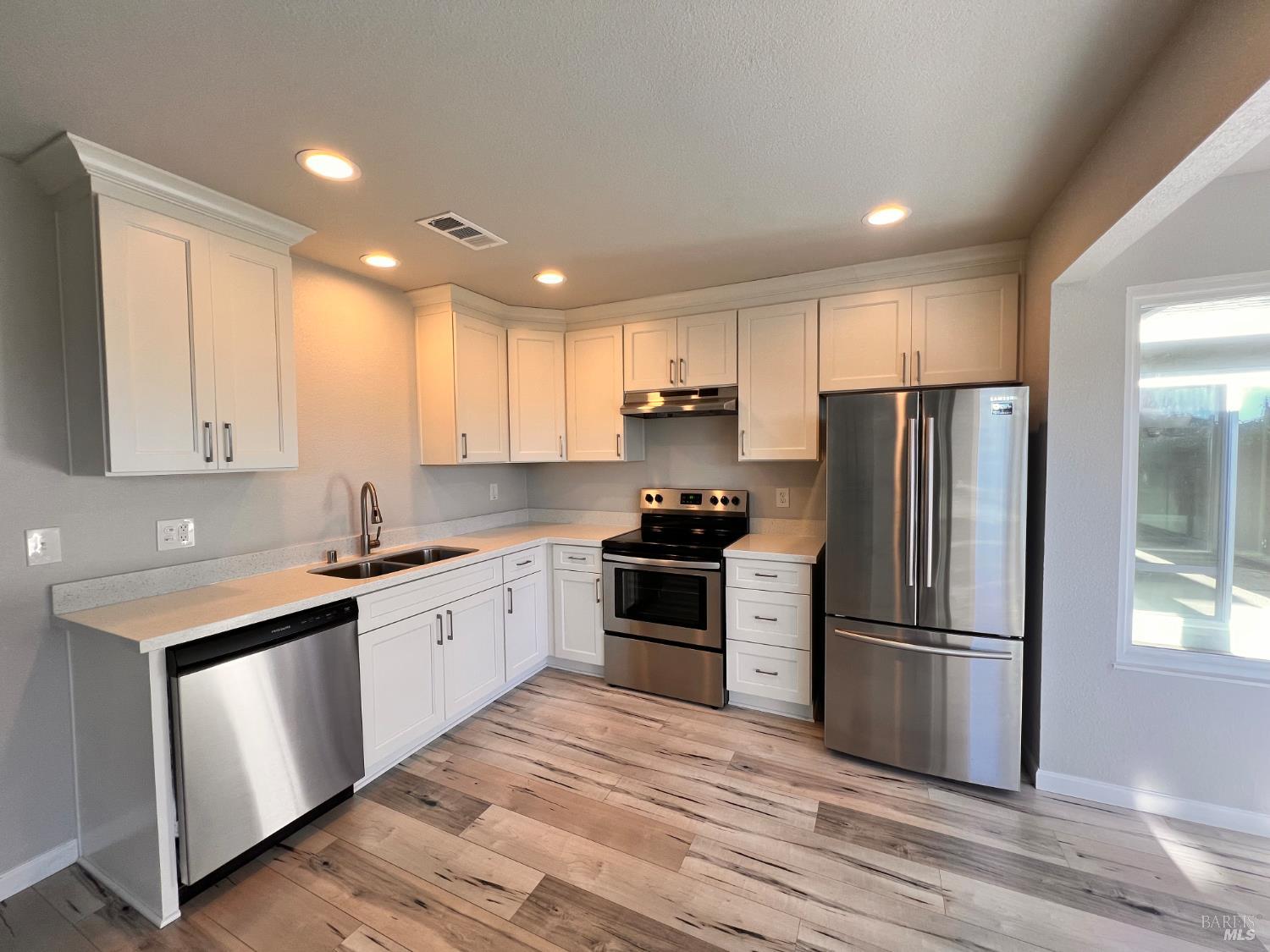 Detail Gallery Image 10 of 35 For 445 Drouin Dr, Rio Vista,  CA 94571 - 4 Beds | 2 Baths