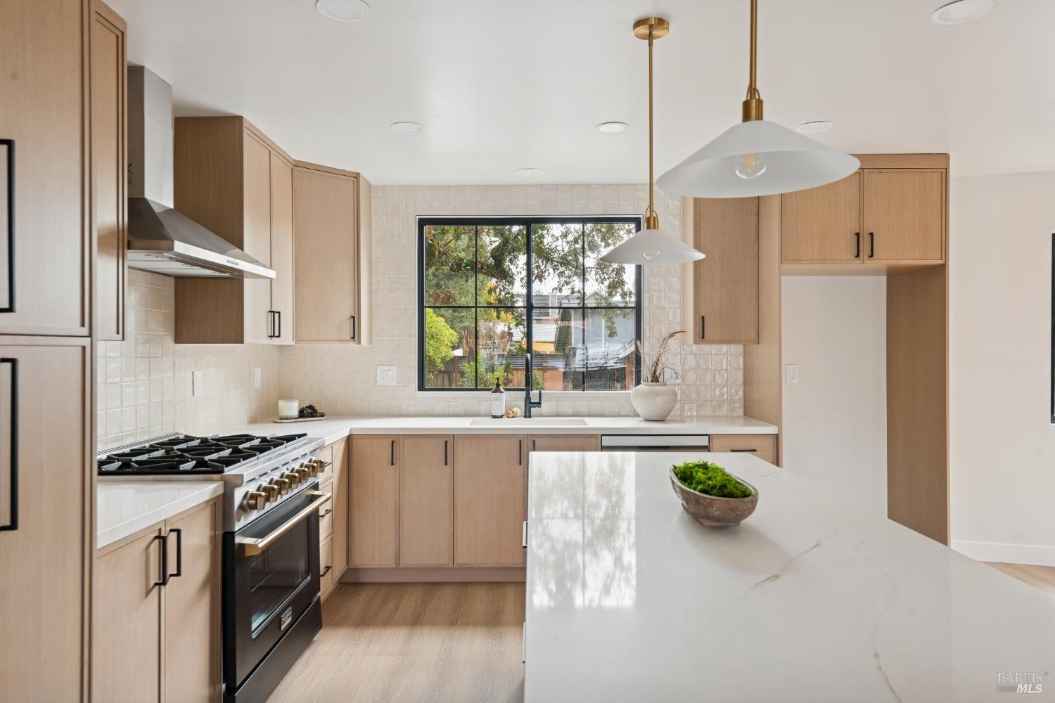 Detail Gallery Image 7 of 22 For 735 Hunt Ave, Saint Helena,  CA 94574 - 3 Beds | 2 Baths