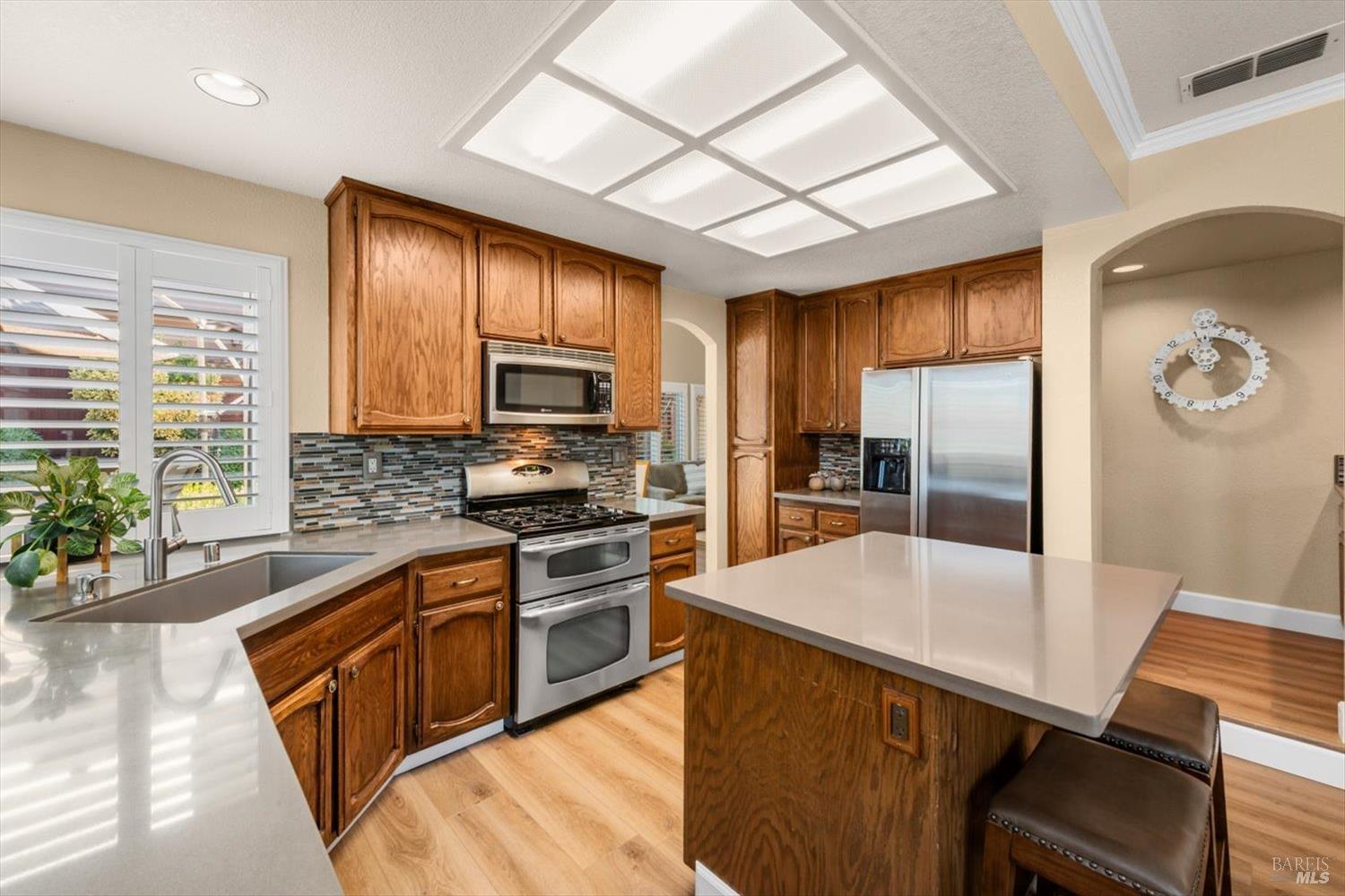 Detail Gallery Image 15 of 75 For 736 Dellwood Ct, Vacaville,  CA 95688 - 5 Beds | 3 Baths