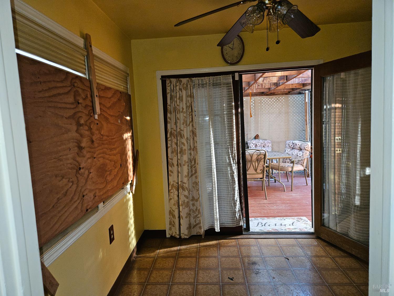 Detail Gallery Image 4 of 18 For 123 Campbell Ave, Vallejo,  CA 94590 - 2 Beds | 1 Baths