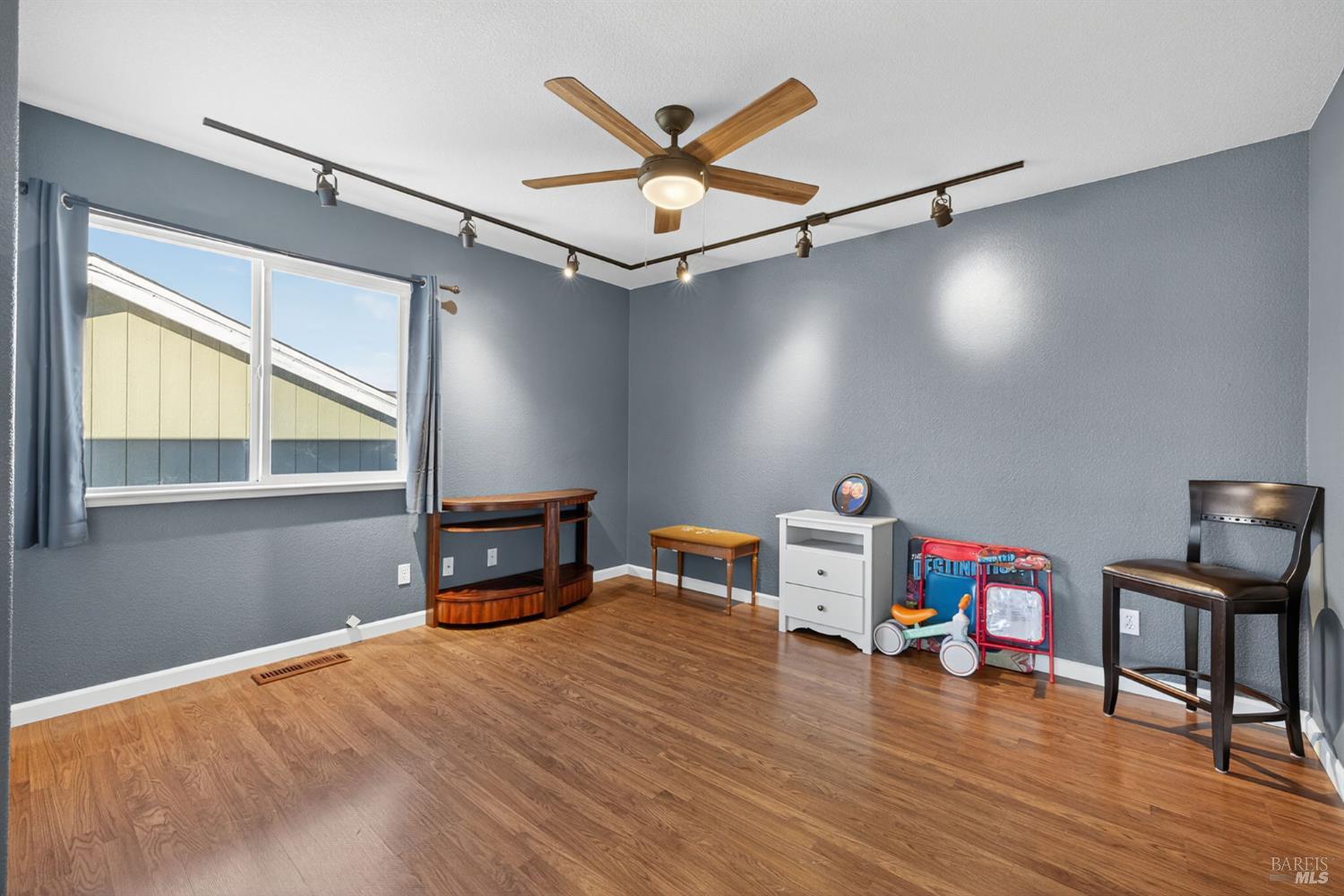 Detail Gallery Image 32 of 45 For 8050 Leno Dr, Windsor,  CA 95492 - 4 Beds | 2/1 Baths