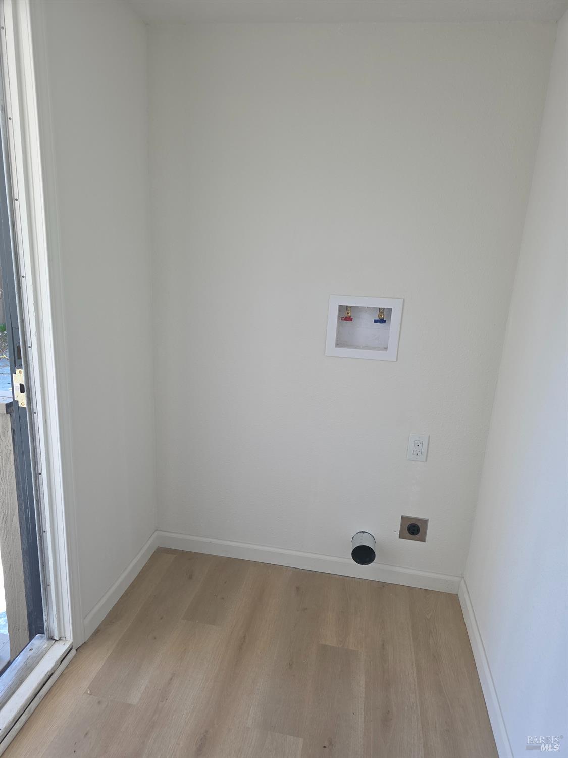 Detail Gallery Image 9 of 10 For 317 Glenn St, Vallejo,  CA 94590 - 3 Beds | 2 Baths