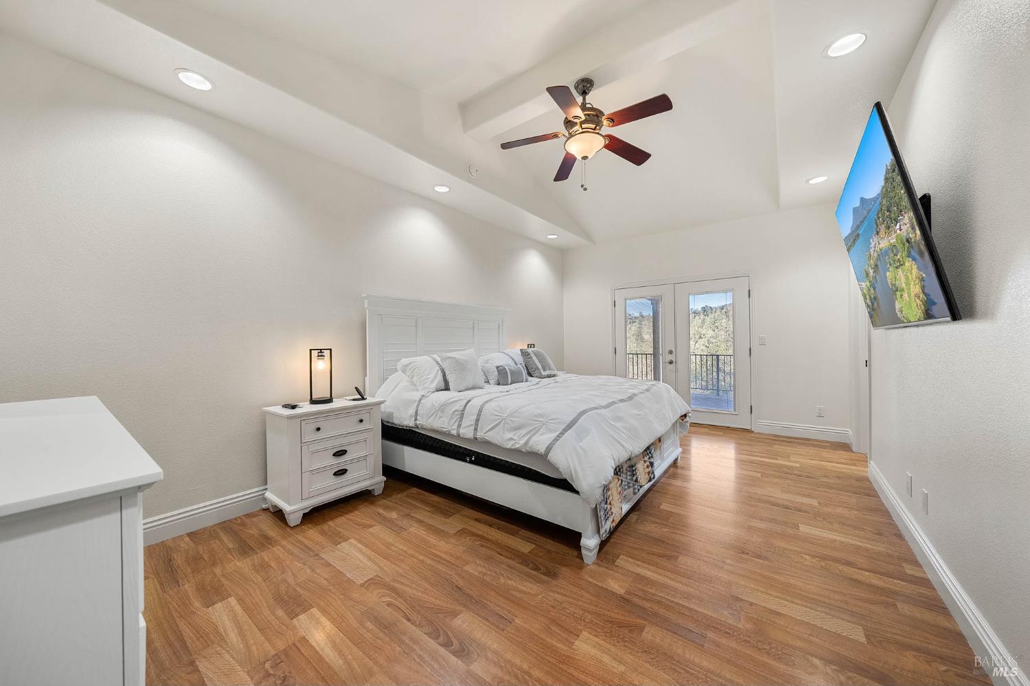 Detail Gallery Image 16 of 59 For 16189 Conestoga Rd, Hidden Valley Lake,  CA 95467 - 5 Beds | 3 Baths