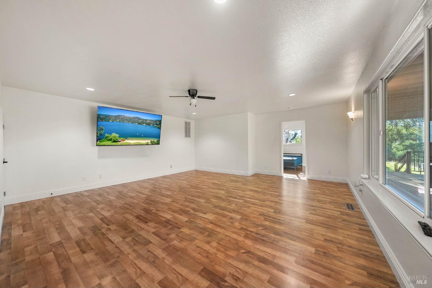 Detail Gallery Image 32 of 59 For 16189 Conestoga Rd, Hidden Valley Lake,  CA 95467 - 5 Beds | 3 Baths