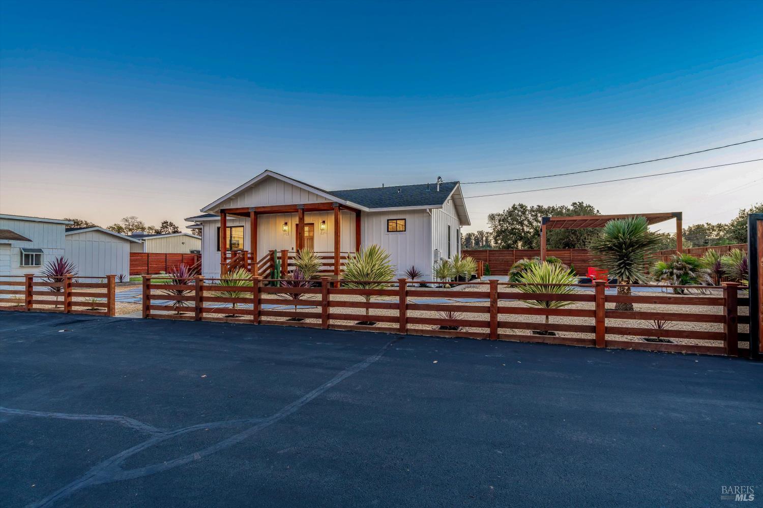 Detail Gallery Image 5 of 83 For 6140 Gilmore Ave, Cotati,  CA 94931 - 3 Beds | 2 Baths