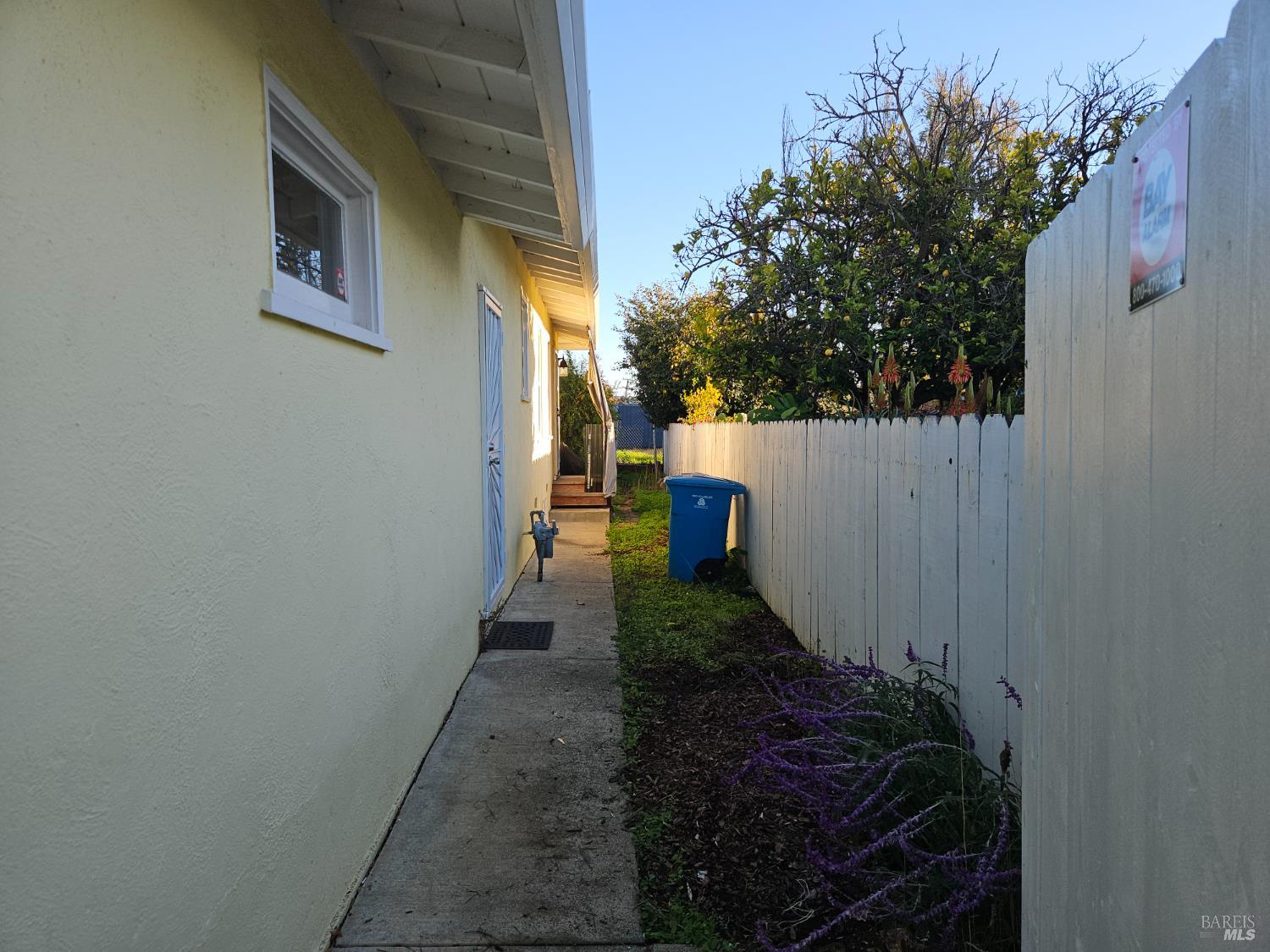 Detail Gallery Image 16 of 18 For 123 Campbell Ave, Vallejo,  CA 94590 - 2 Beds | 1 Baths