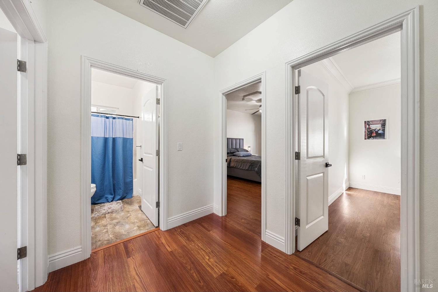 Detail Gallery Image 15 of 59 For 16189 Conestoga Rd, Hidden Valley Lake,  CA 95467 - 5 Beds | 3 Baths