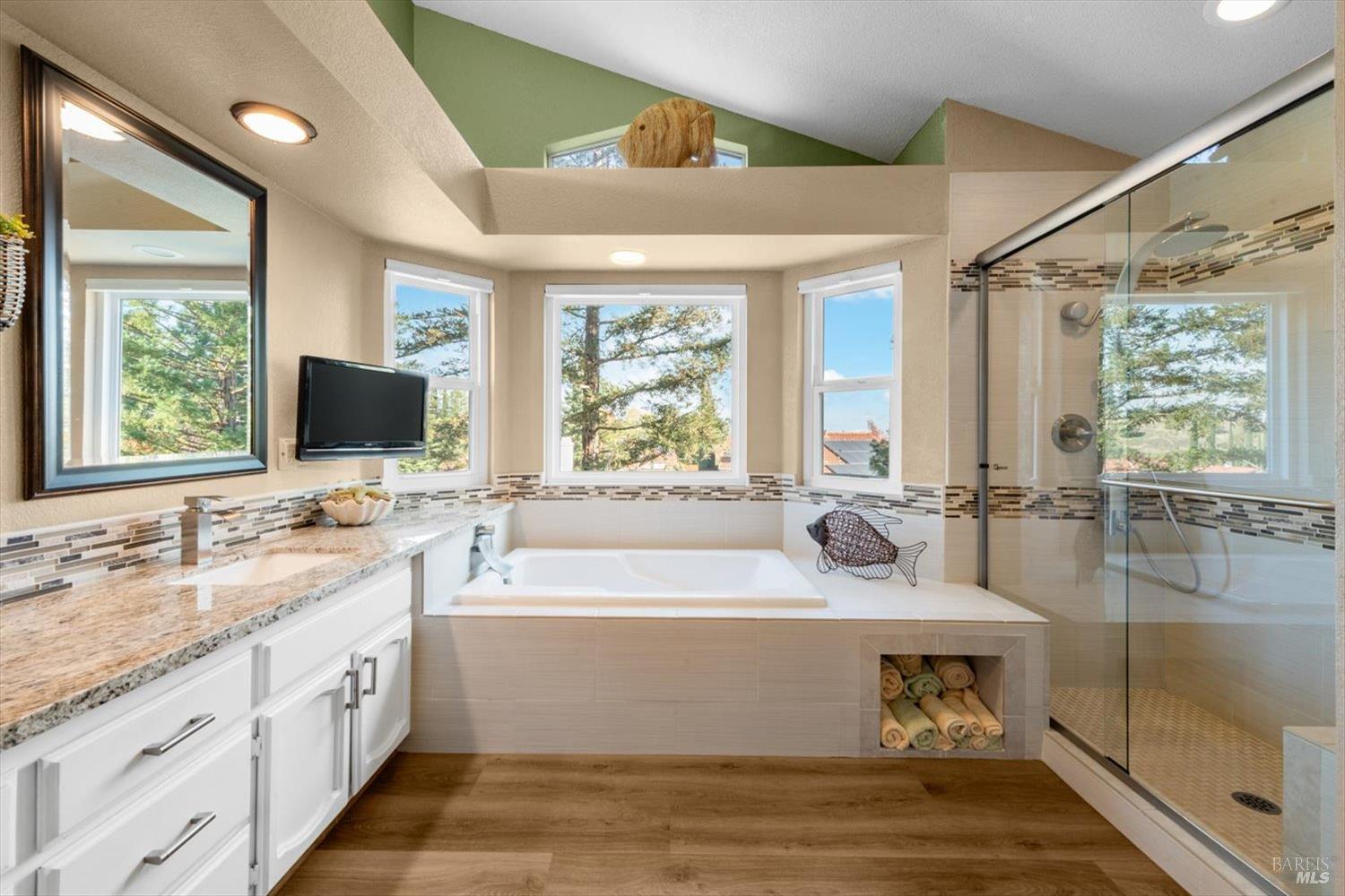 Detail Gallery Image 36 of 75 For 736 Dellwood Ct, Vacaville,  CA 95688 - 5 Beds | 3 Baths