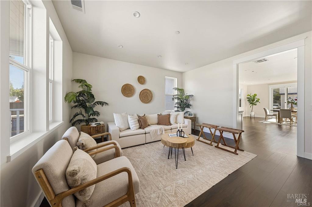 Detail Gallery Image 8 of 46 For 21271 State Highway 175 Unkn, Middletown,  CA 95461 - 5 Beds | 3 Baths