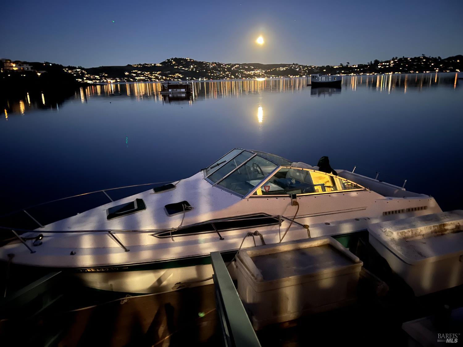 Detail Gallery Image 17 of 81 For 68 Issaquah Dock Unkn, Sausalito,  CA 94965 - 3 Beds | 2/1 Baths