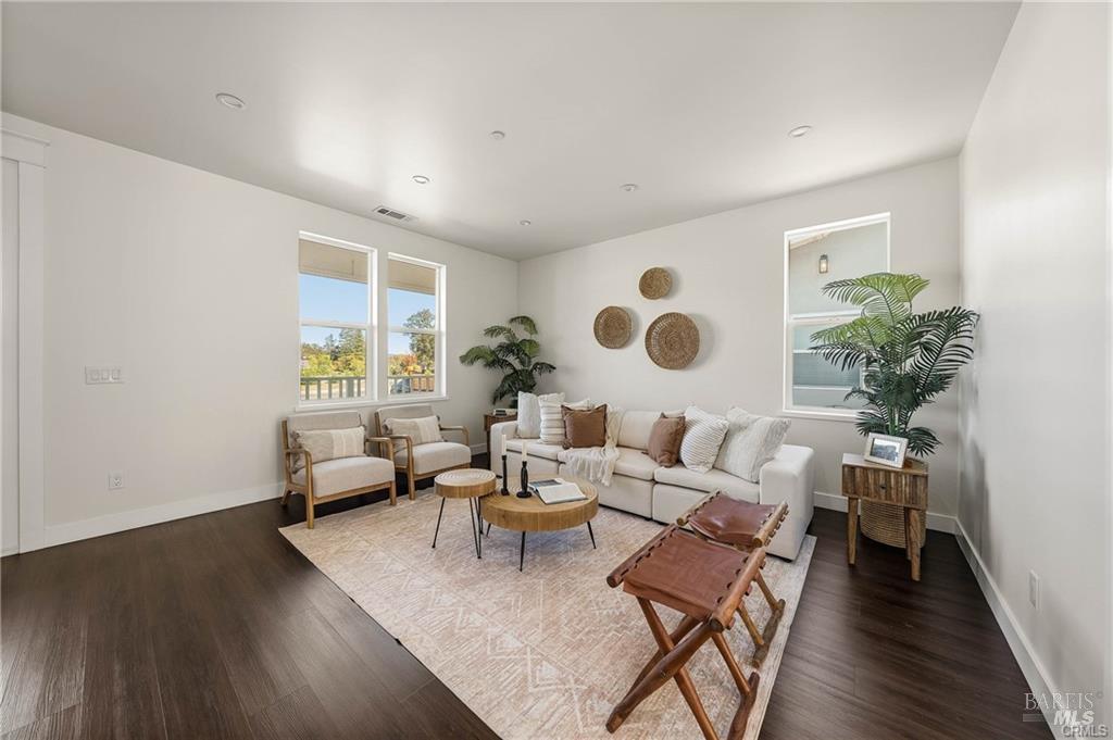 Detail Gallery Image 7 of 46 For 21271 State Highway 175 Unkn, Middletown,  CA 95461 - 5 Beds | 3 Baths