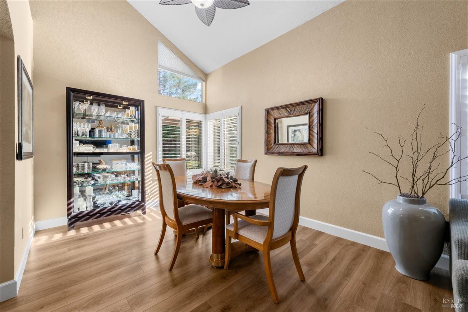 Detail Gallery Image 28 of 75 For 736 Dellwood Ct, Vacaville,  CA 95688 - 5 Beds | 3 Baths