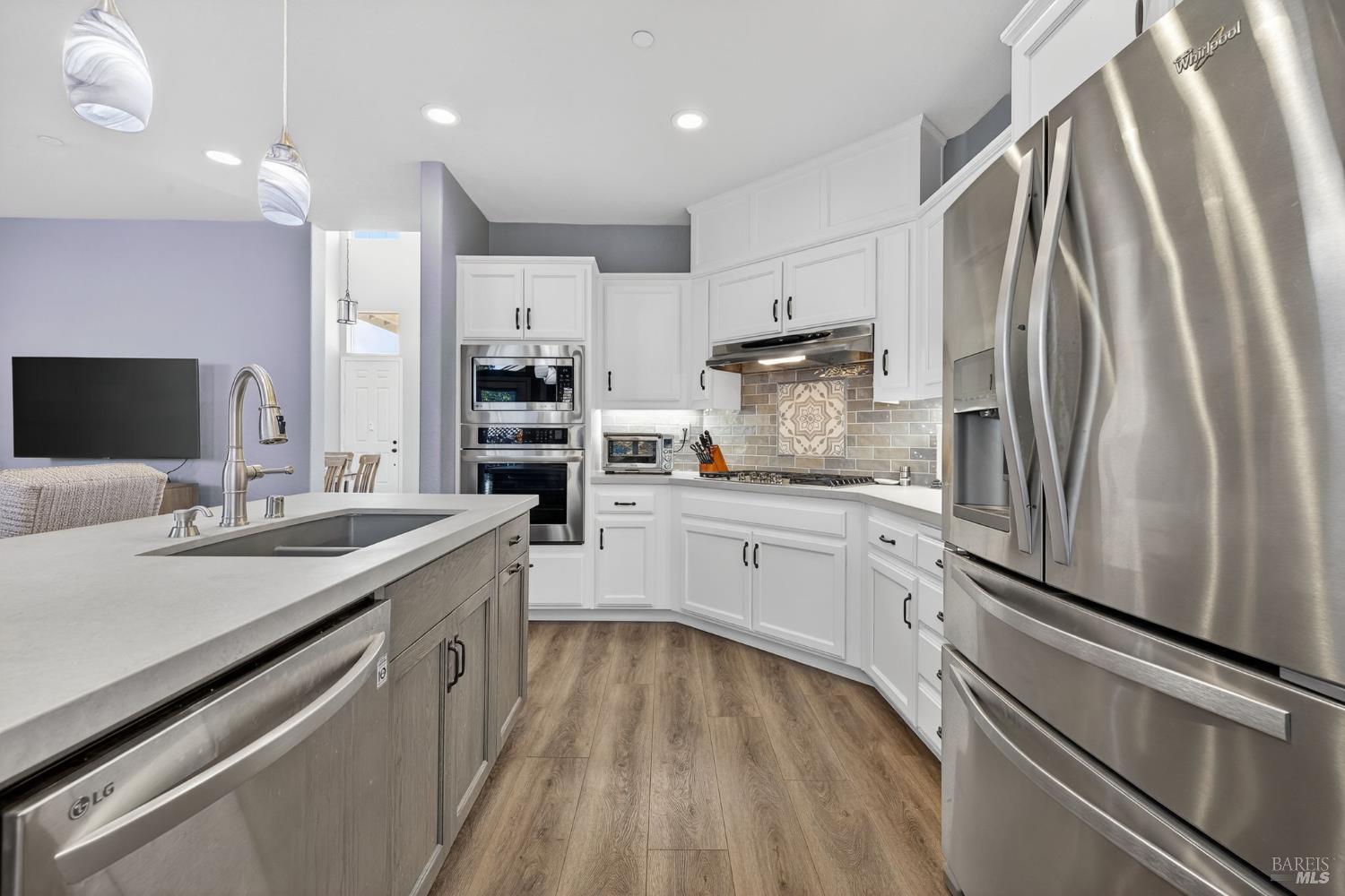 Detail Gallery Image 11 of 45 For 8050 Leno Dr, Windsor,  CA 95492 - 4 Beds | 2/1 Baths