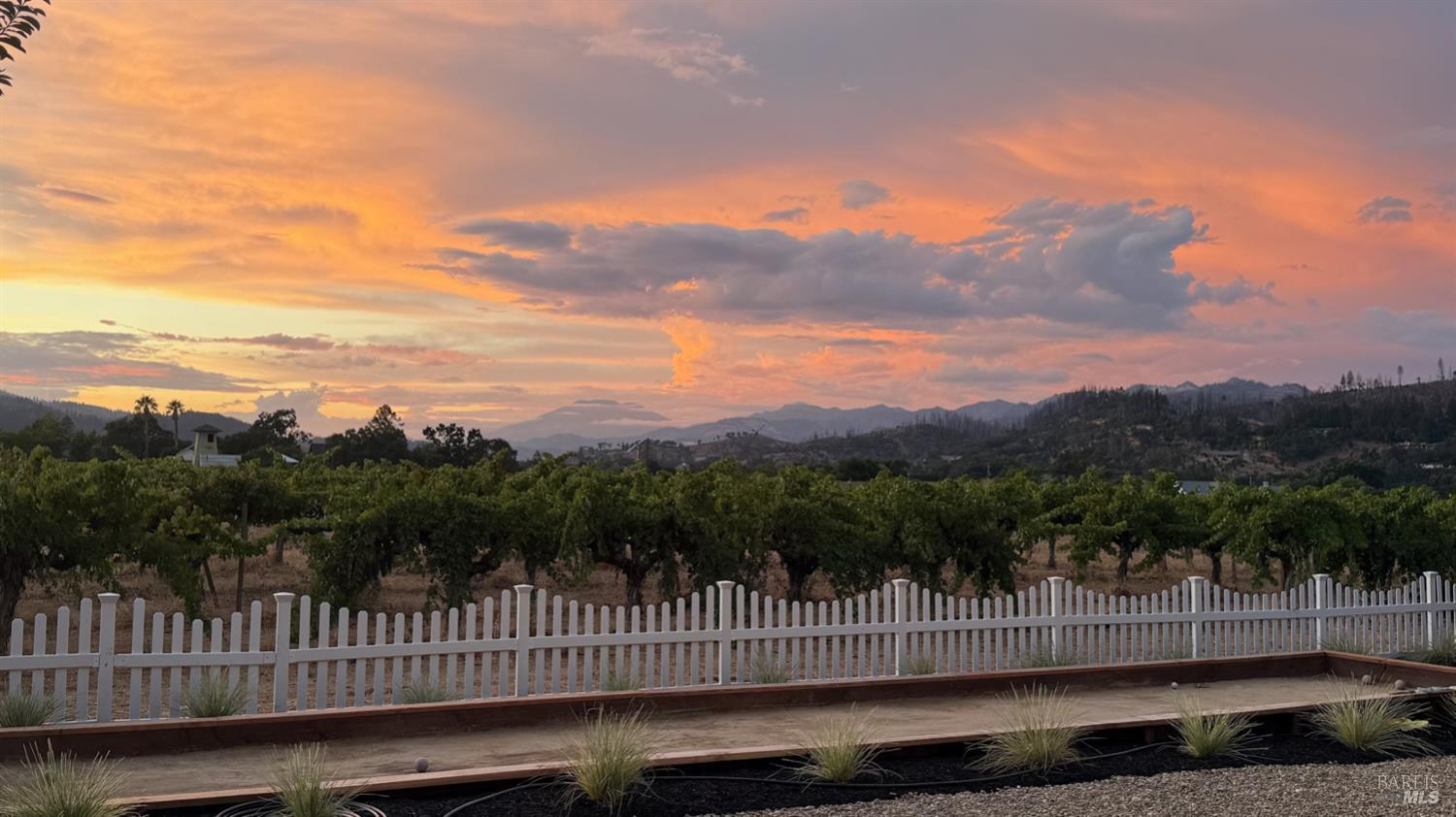 Detail Gallery Image 9 of 57 For 1395 N Grove Ct, Saint Helena,  CA 94574 - 3 Beds | 2/1 Baths